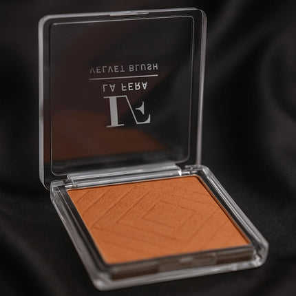 LA FERA VELVET BLUSH